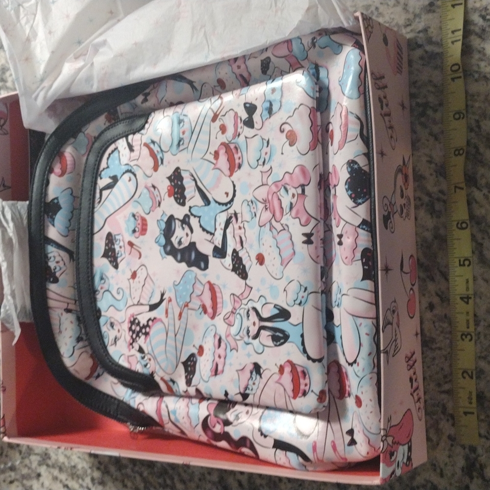 Miss Fluff Cupcake Dolls Backpack - Picture 6 of 7